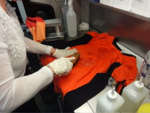 C2K-Pressing-Entretien-textiles-professionnels-détachage